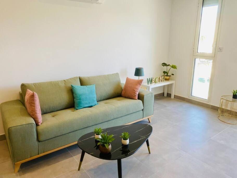 "Royal" Magnifique Appartement Avec Vue Sur Le Cadre Royal Sete Luaran gambar