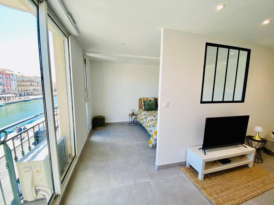 "Royal" Magnifique Appartement Avec Vue Sur Le Cadre Royal Sete Luaran gambar